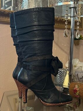Kensie Black Ruched Leather Mid-Calf Heeled Boots with Bow Wooden Heel Size 8
